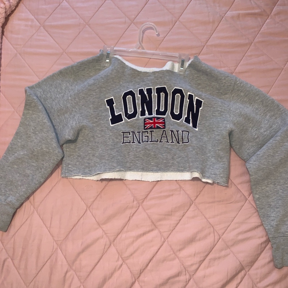 cropped sweatshirt